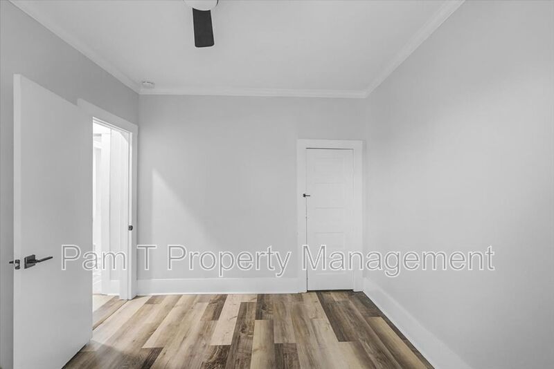 3 bedroom Single Family Home property image