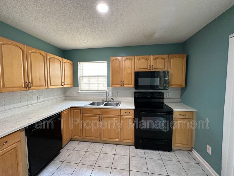 4 bedroom on Southside property image