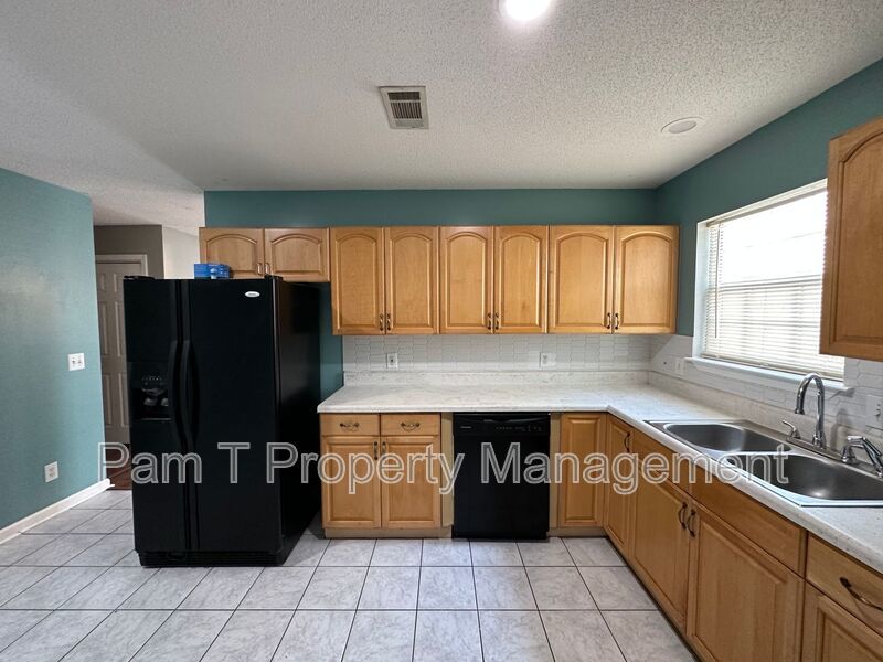 4 bedroom on Southside property image