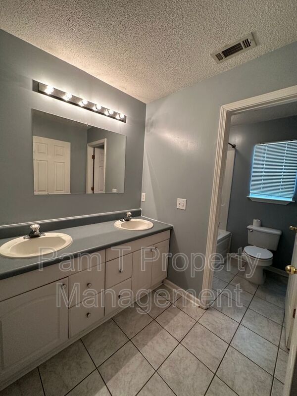 4 bedroom on Southside property image