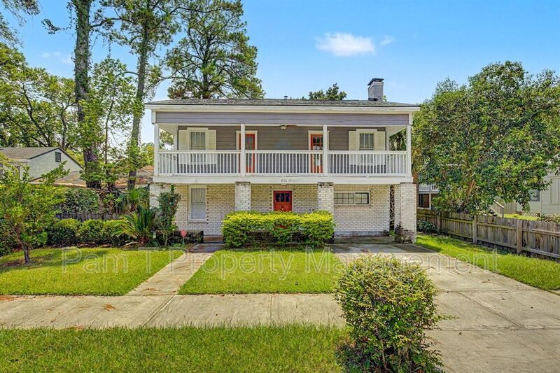 Upstairs 2-Bedroom | Private Balcony, Hardwood Floors & Included Water property image
