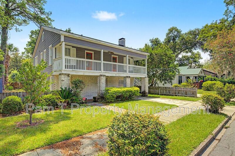 Upstairs 2-Bedroom | Private Balcony, Hardwood Floors & Included Water property image