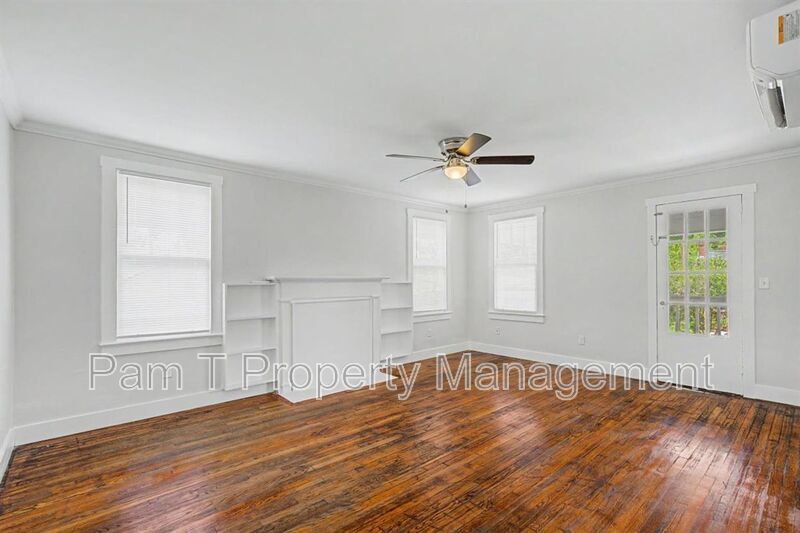 Upstairs 2-Bedroom | Private Balcony, Hardwood Floors & Included Water property image