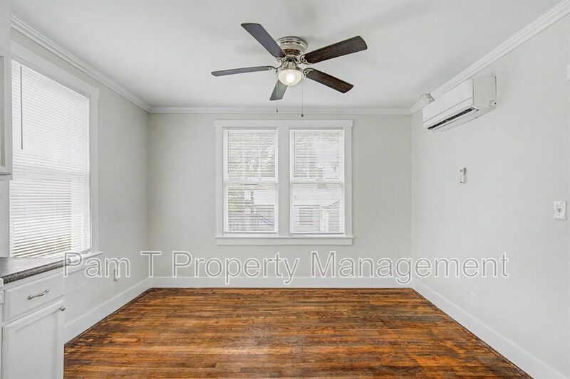 Upstairs 2-Bedroom | Private Balcony, Hardwood Floors & Included Water property image
