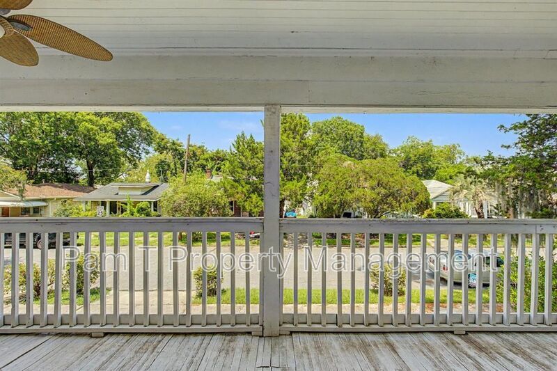 Upstairs 2-Bedroom | Private Balcony, Hardwood Floors & Included Water property image