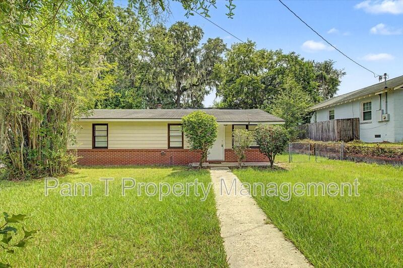 3-Bedroom near Bona Bella | Eat-In Kitchen & Easy-Care Floors property image