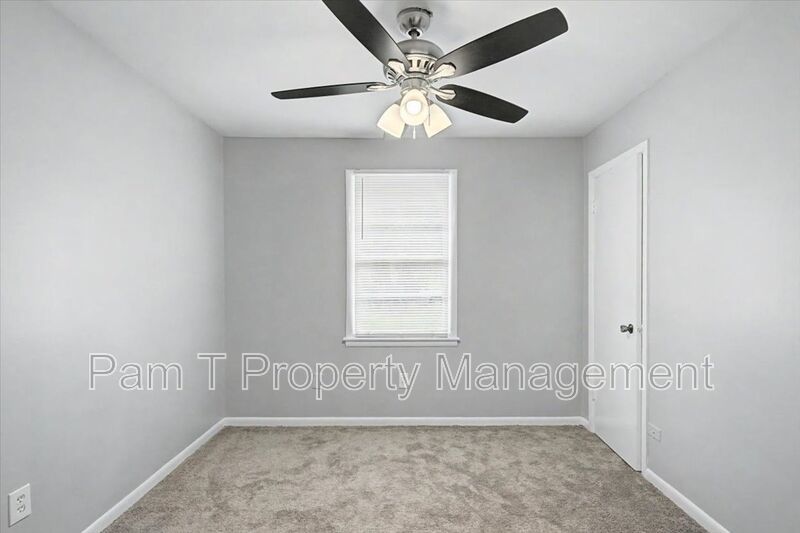 3-Bedroom near Bona Bella | Eat-In Kitchen & Easy-Care Floors property image