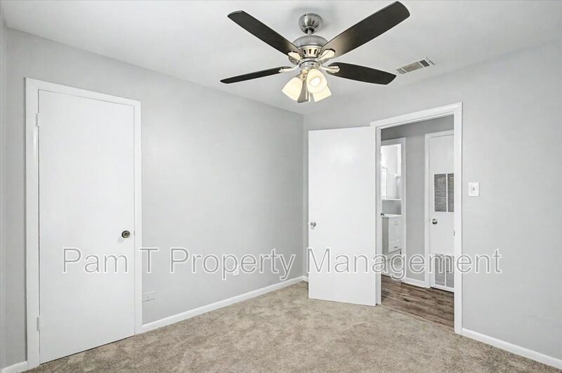 3-Bedroom near Bona Bella | Eat-In Kitchen & Easy-Care Floors property image