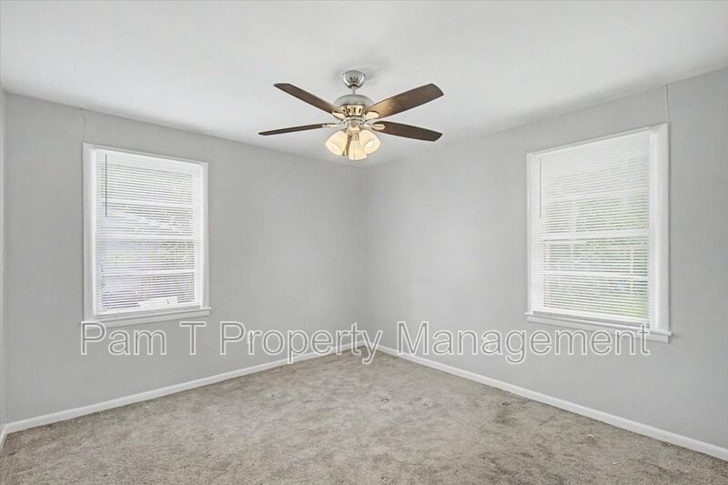 3-Bedroom near Bona Bella | Eat-In Kitchen & Easy-Care Floors property image