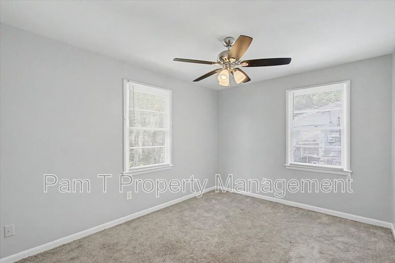 3-Bedroom near Bona Bella | Eat-In Kitchen & Easy-Care Floors property image