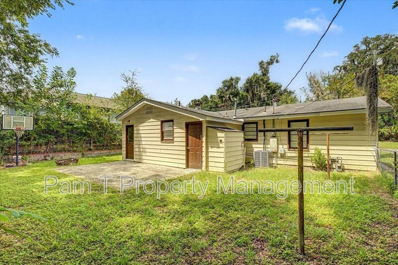 3-Bedroom near Bona Bella | Eat-In Kitchen & Easy-Care Floors property image