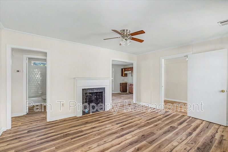 3-Bedroom on New Mexico Street | Easy-Care Floors & Storage property image