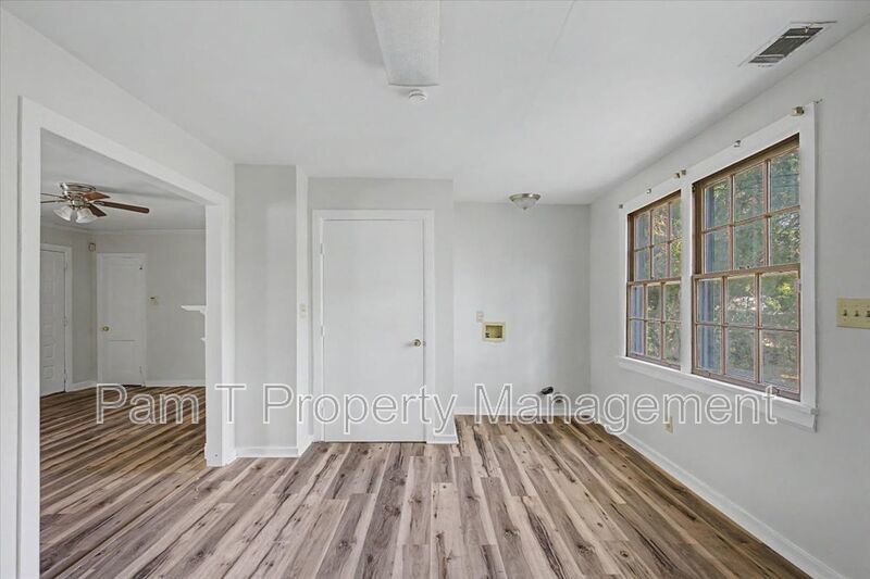 3-Bedroom on New Mexico Street | Easy-Care Floors & Storage property image
