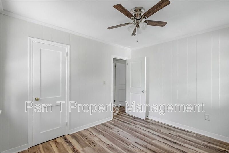 3-Bedroom on New Mexico Street | Easy-Care Floors & Storage property image