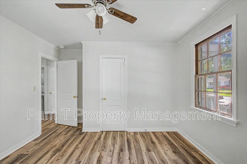 3-Bedroom on New Mexico Street | Easy-Care Floors & Storage property image