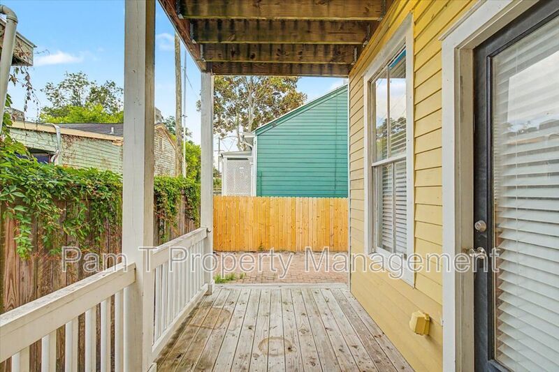 1-Bedroom on E Huntingdon | Hardwood Floors, Porch & Laundry property image