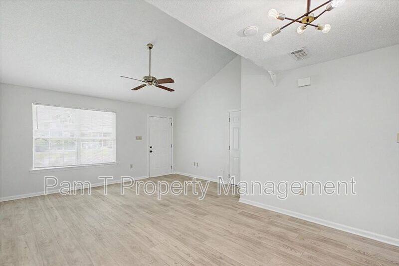 Sandfly 2-Bedroom Townhome | 1.5 Baths & Washer/Dryer property image