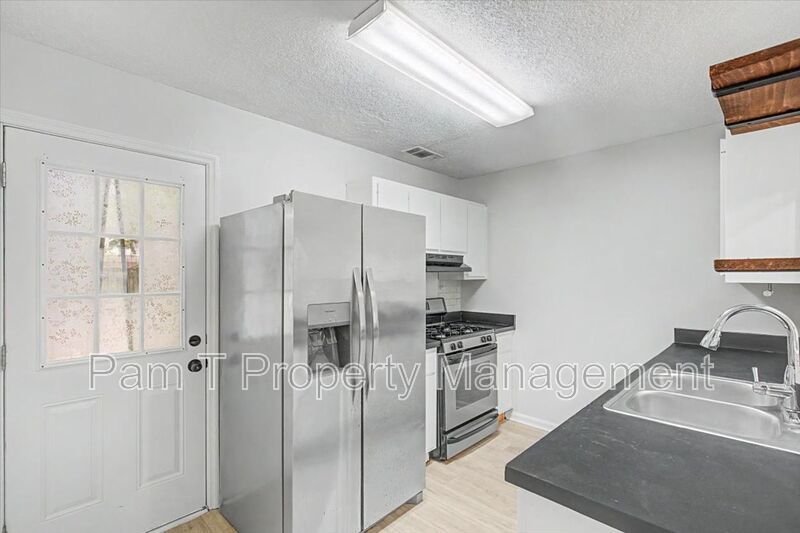 Sandfly 2-Bedroom Townhome | 1.5 Baths & Washer/Dryer property image