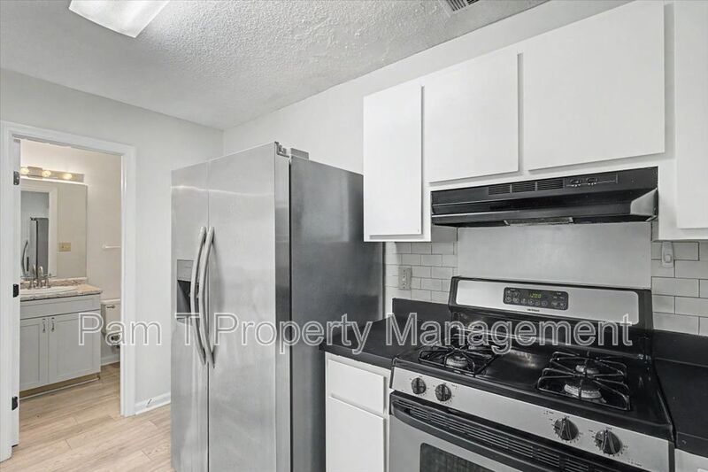 Sandfly 2-Bedroom Townhome | 1.5 Baths & Washer/Dryer property image