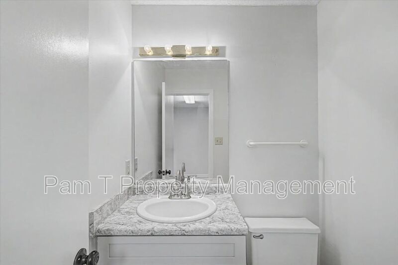 Sandfly 2-Bedroom Townhome | 1.5 Baths & Washer/Dryer property image