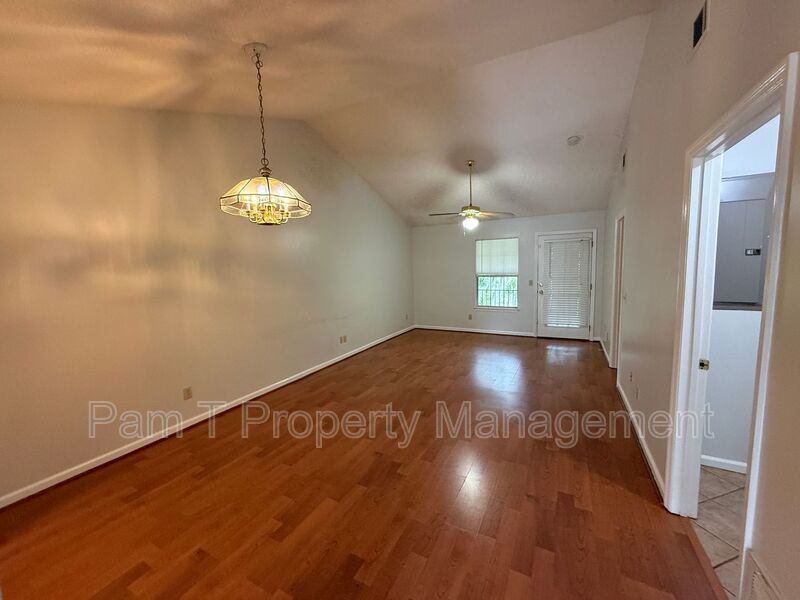 Gated 2-Bedroom, 2-Bath Home | Vaulted Ceilings & Back Porch property image