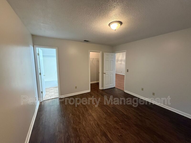 Gated 2-Bedroom, 2-Bath Home | Vaulted Ceilings & Back Porch property image