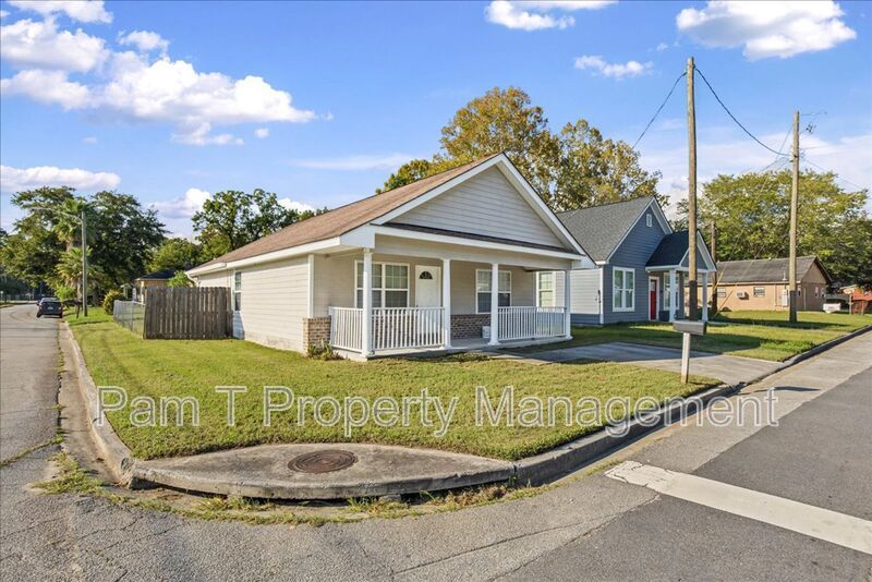 Renovated 3-Bedroom, 2-Bath Home | Fenced Yard & Storage Shed property image