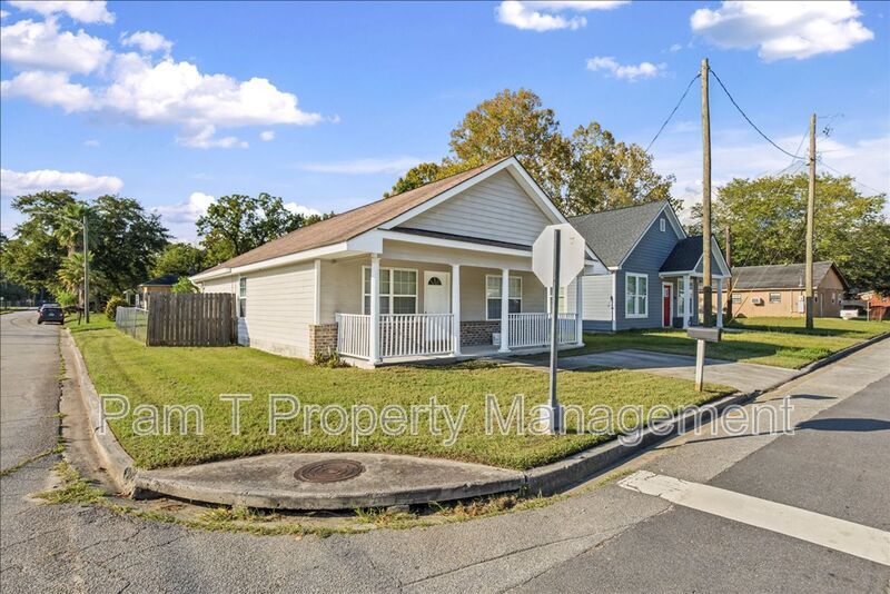 Renovated 3-Bedroom, 2-Bath Home | Fenced Yard & Storage Shed property image
