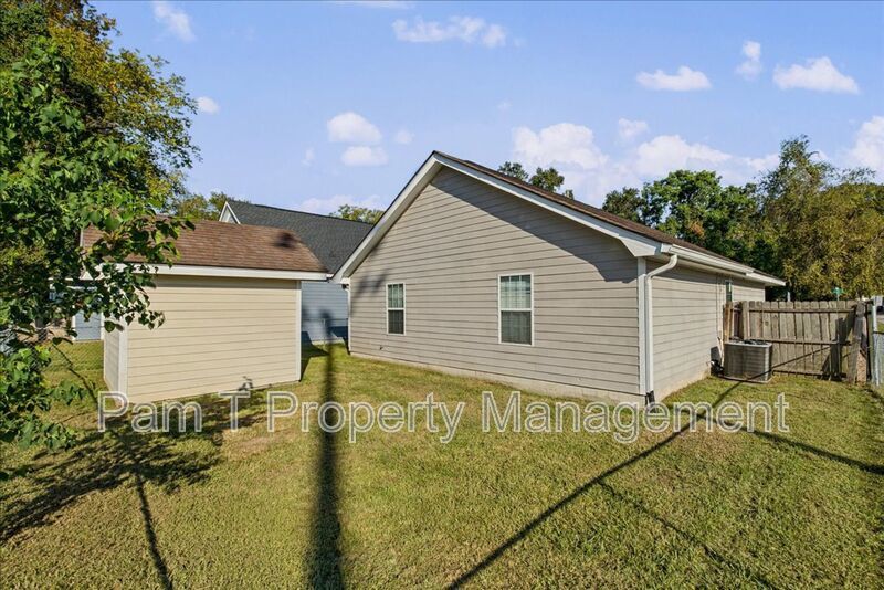 Renovated 3-Bedroom, 2-Bath Home | Fenced Yard & Storage Shed property image